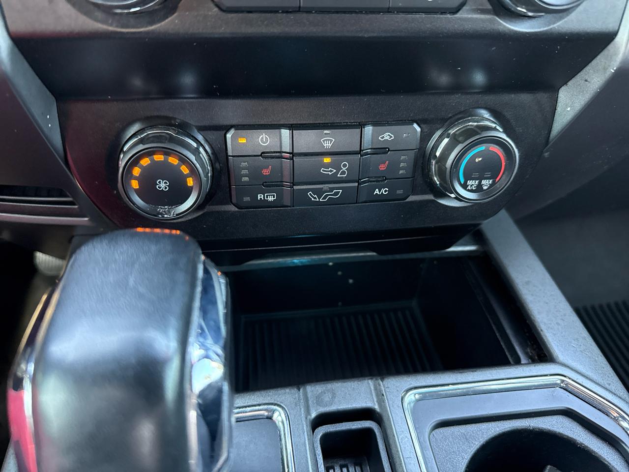 Ford F-150 4WD SuperCrew 139" XLT 2019