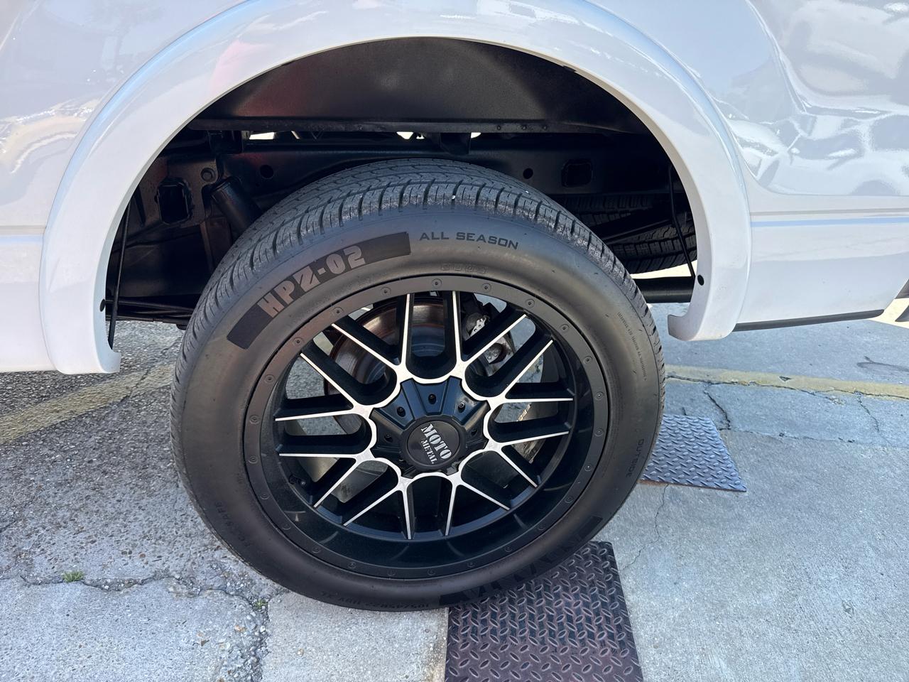 Ford F-150 4WD SuperCrew 145" Lariat 2014