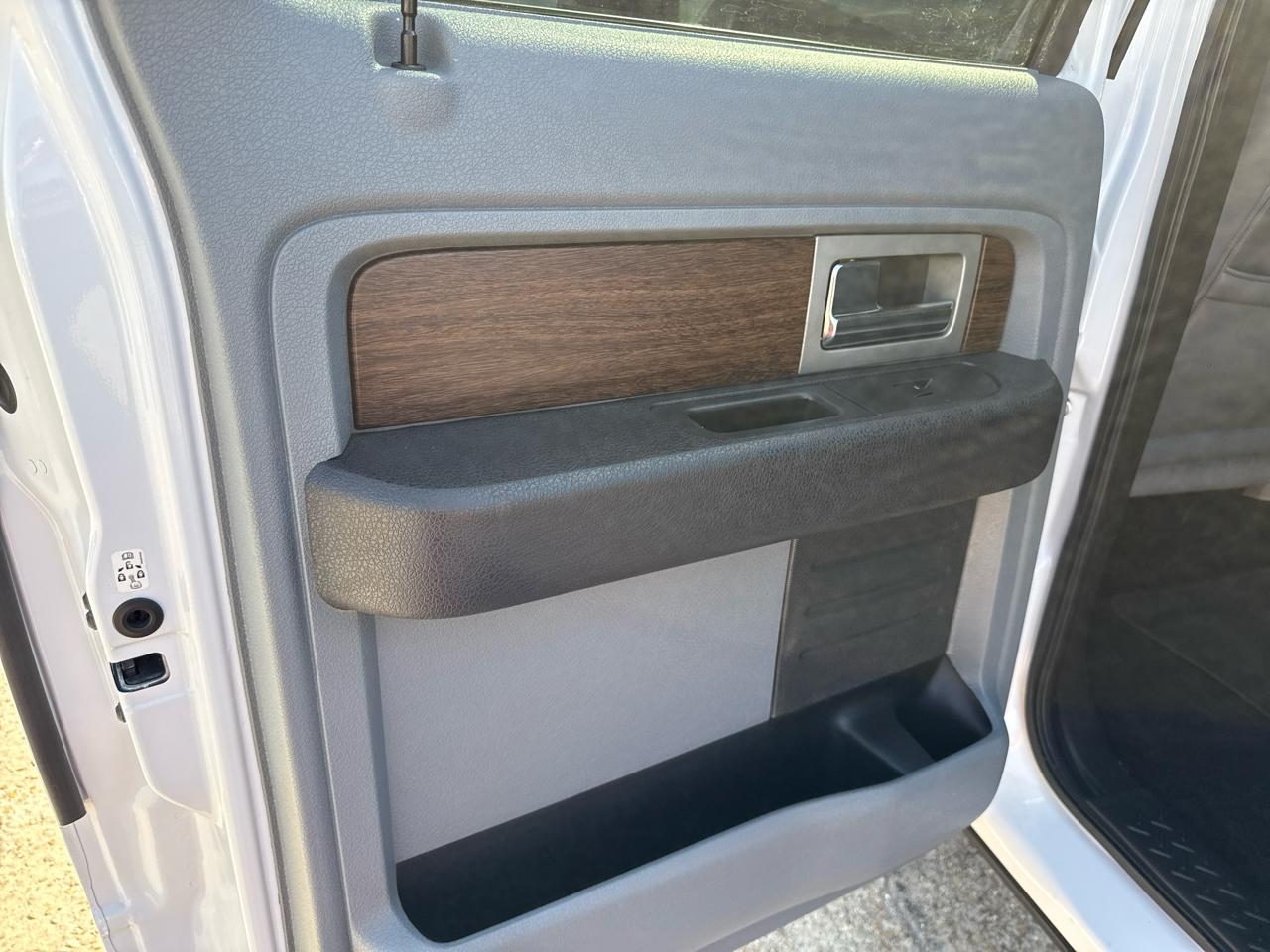 Ford F-150 4WD SuperCrew 145" Lariat 2014