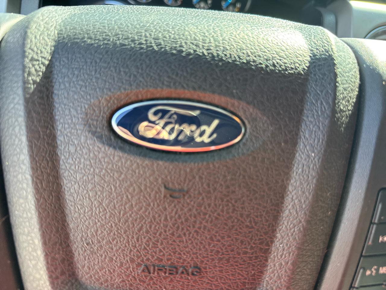 Ford F-150 4WD SuperCrew 145" Lariat 2014