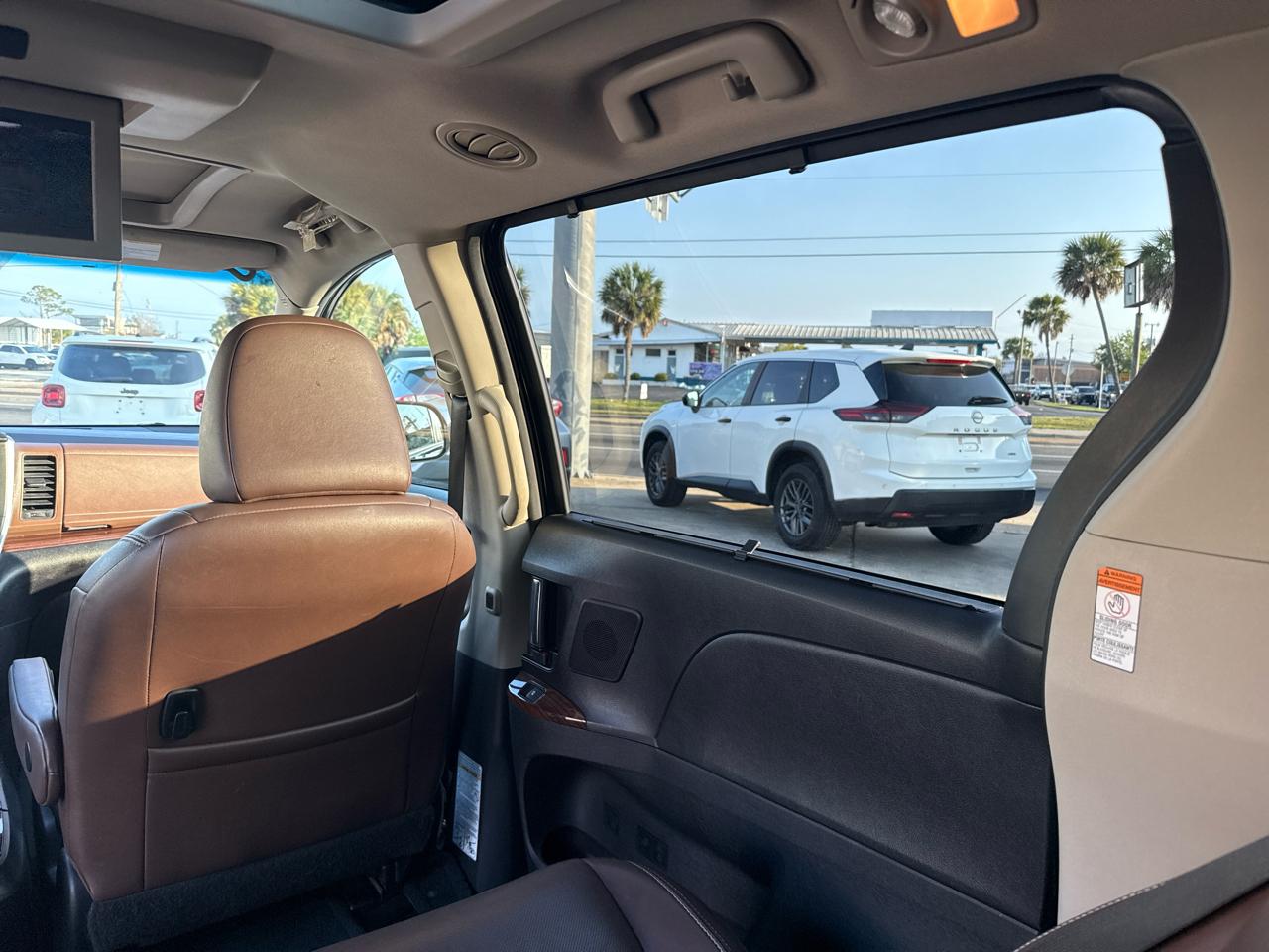 Toyota Sienna 5dr 8-Pass Van XLE Premium FWD (Natl) 2015