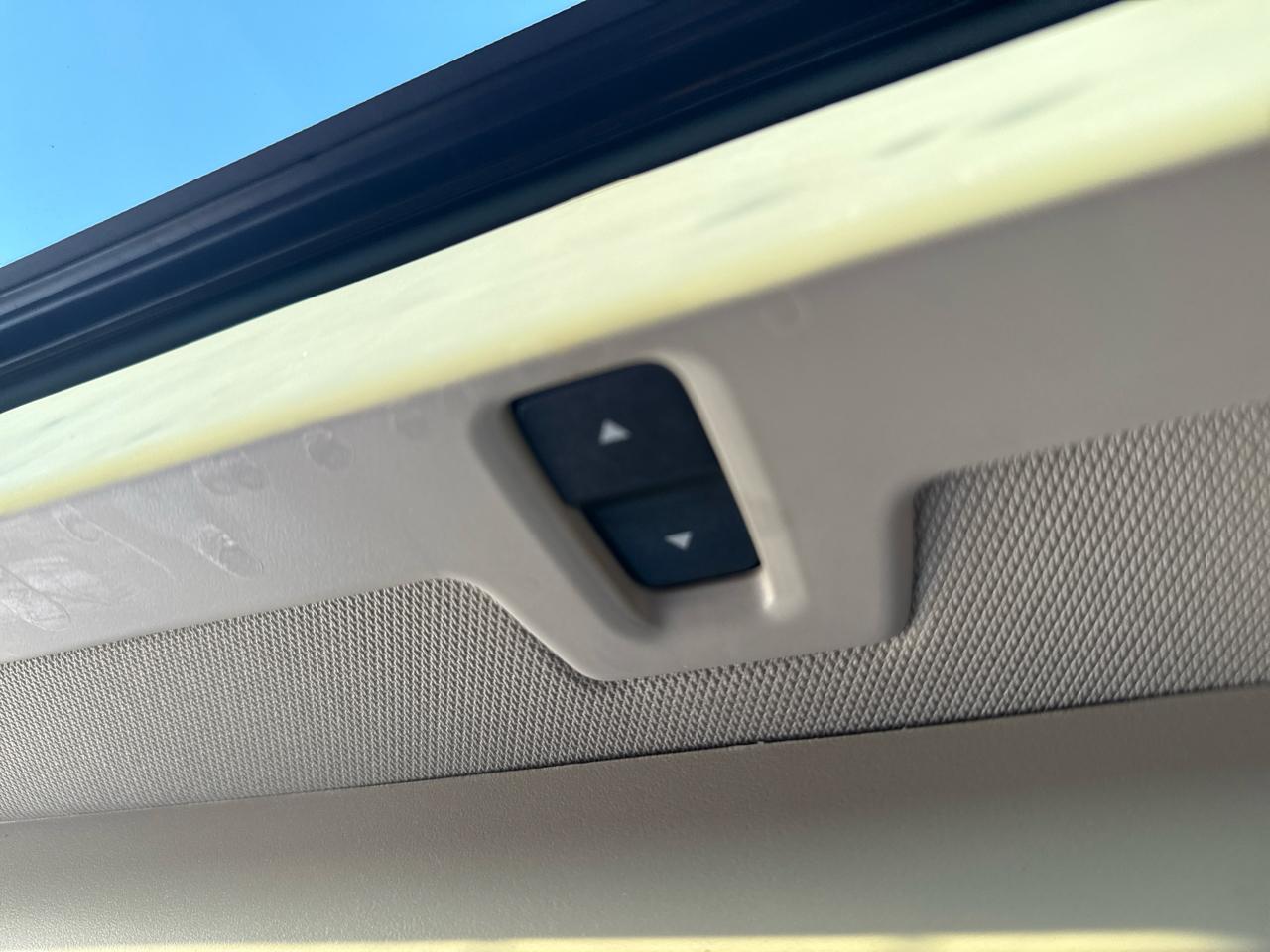 Toyota Sienna 5dr 8-Pass Van XLE Premium FWD (Natl) 2015