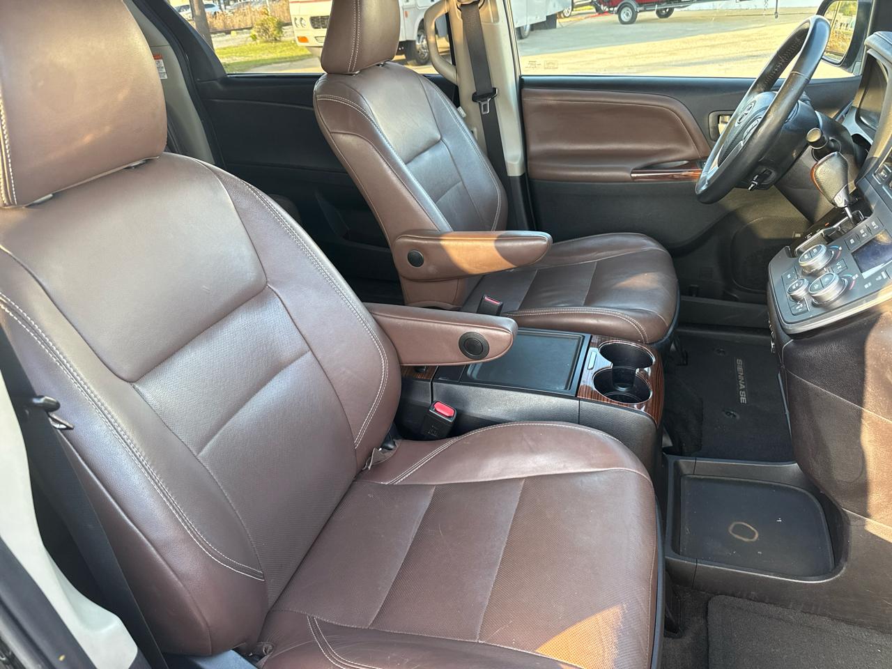 Toyota Sienna 5dr 8-Pass Van XLE Premium FWD (Natl) 2015