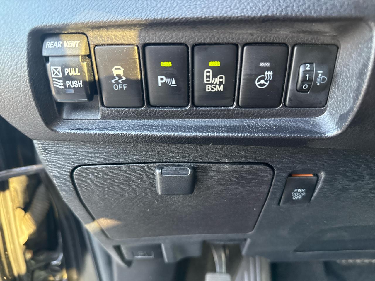 Toyota Sienna 5dr 8-Pass Van XLE Premium FWD (Natl) 2015