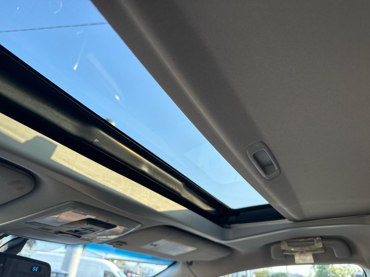 Toyota Sienna 5dr 8-Pass Van XLE Premium FWD (Natl) 2015