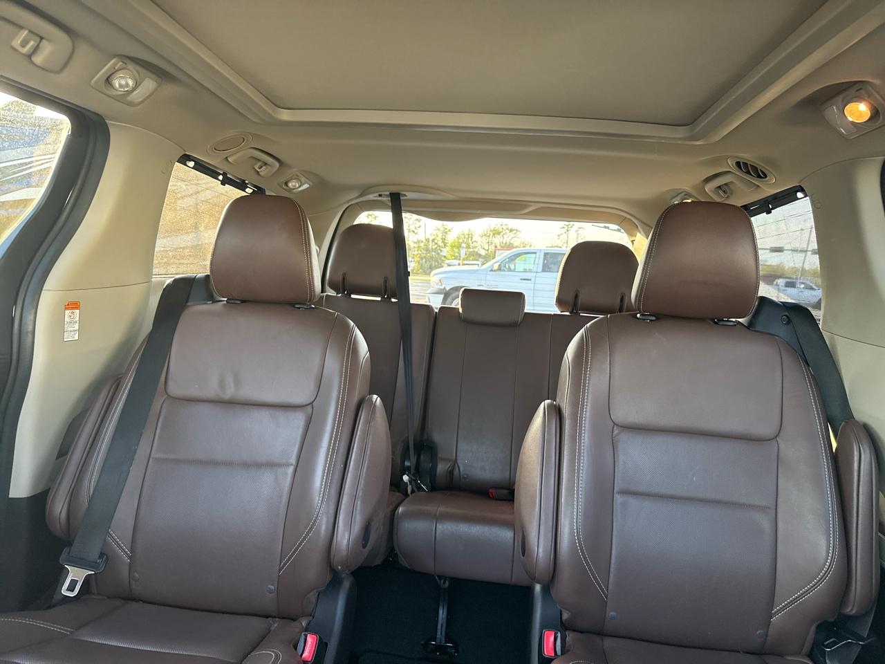 Toyota Sienna 5dr 8-Pass Van XLE Premium FWD (Natl) 2015