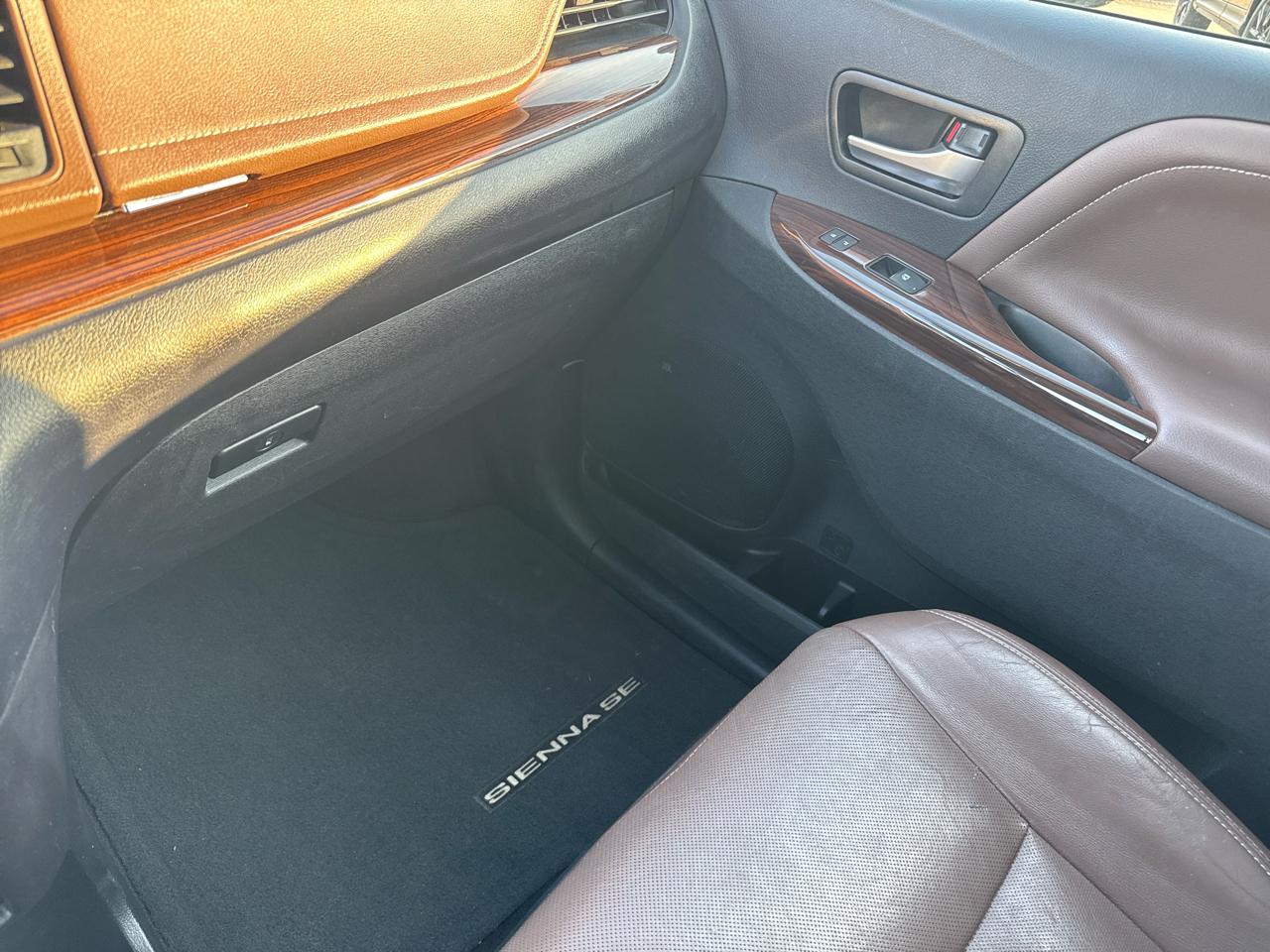 Toyota Sienna 5dr 8-Pass Van XLE Premium FWD (Natl) 2015