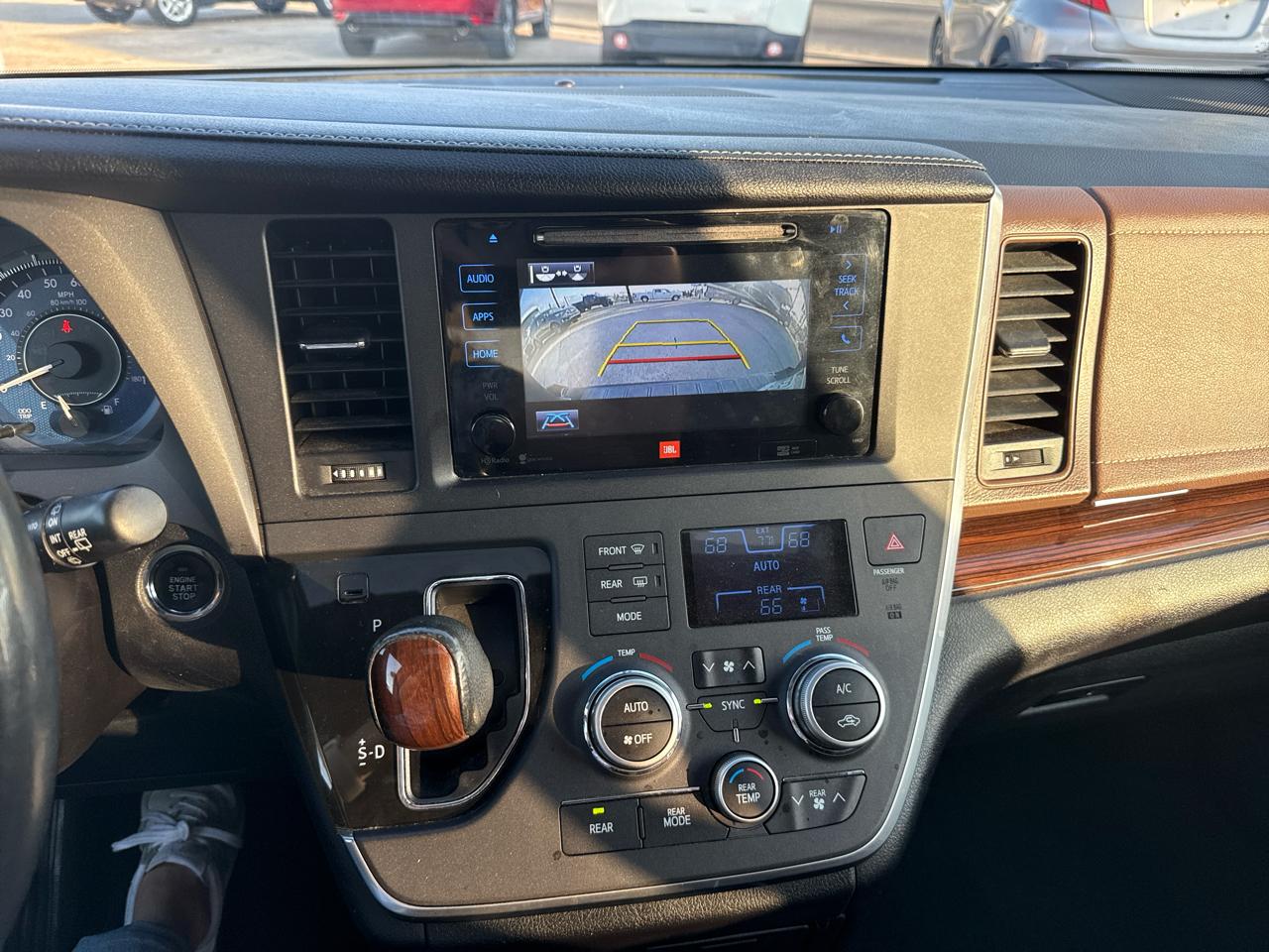 Toyota Sienna 5dr 8-Pass Van XLE Premium FWD (Natl) 2015