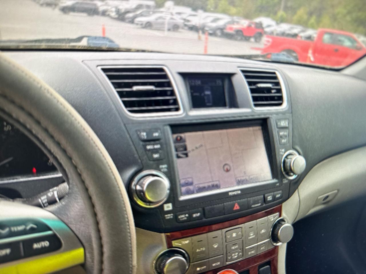 Toyota Highlander 4WD 4dr V6 Limited (Natl) 2012