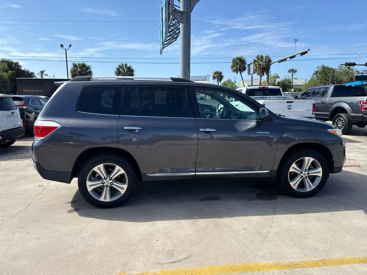 Toyota Highlander 4WD 4dr V6 Limited (Natl) 2012