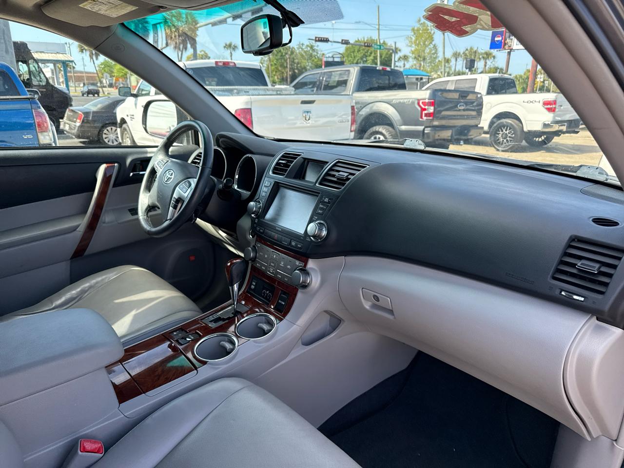 Toyota Highlander 4WD 4dr V6 Limited (Natl) 2012