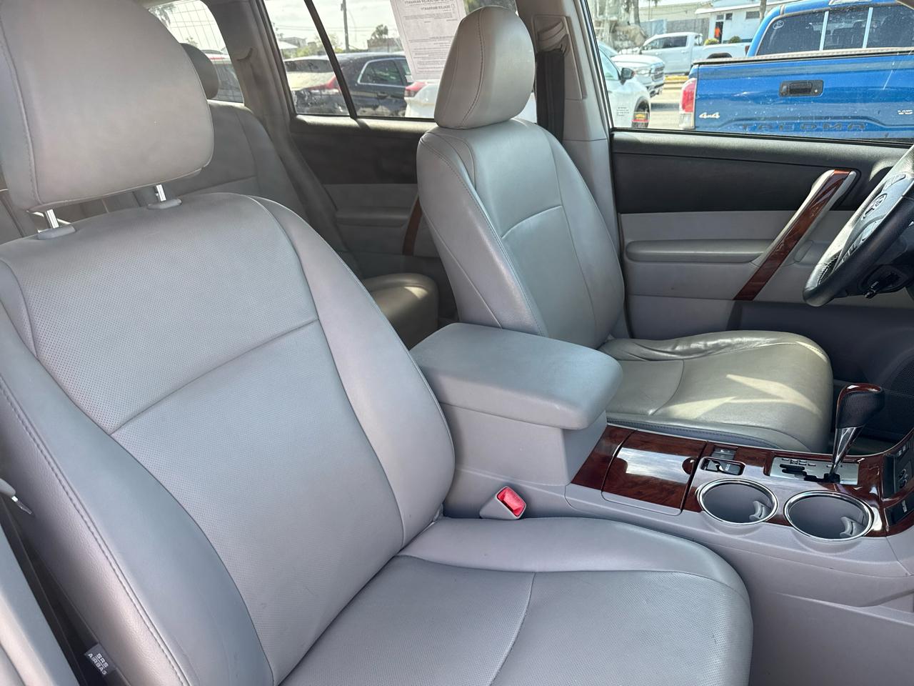 Toyota Highlander 4WD 4dr V6 Limited (Natl) 2012