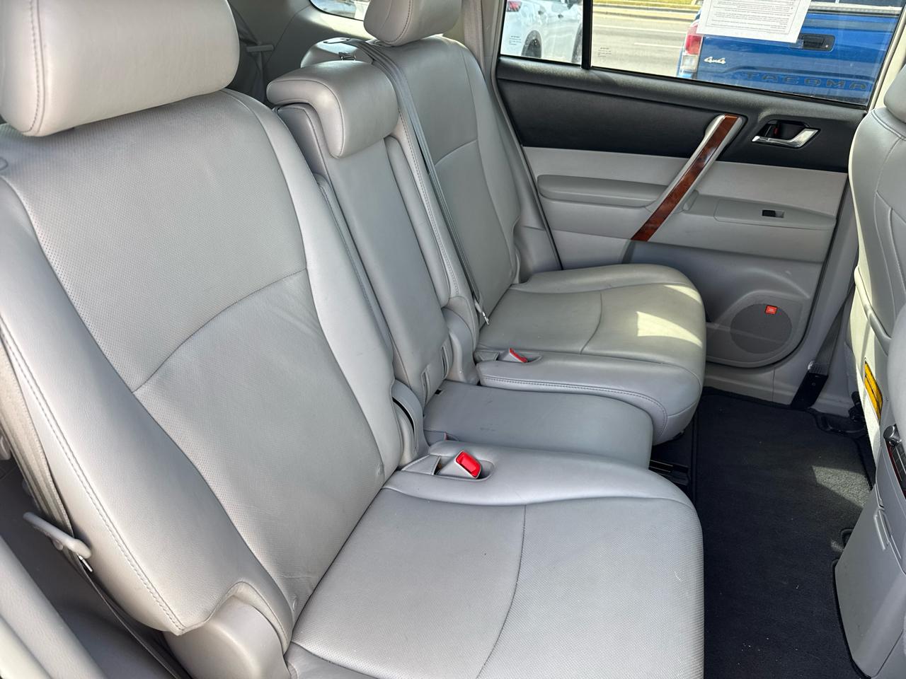 Toyota Highlander 4WD 4dr V6 Limited (Natl) 2012