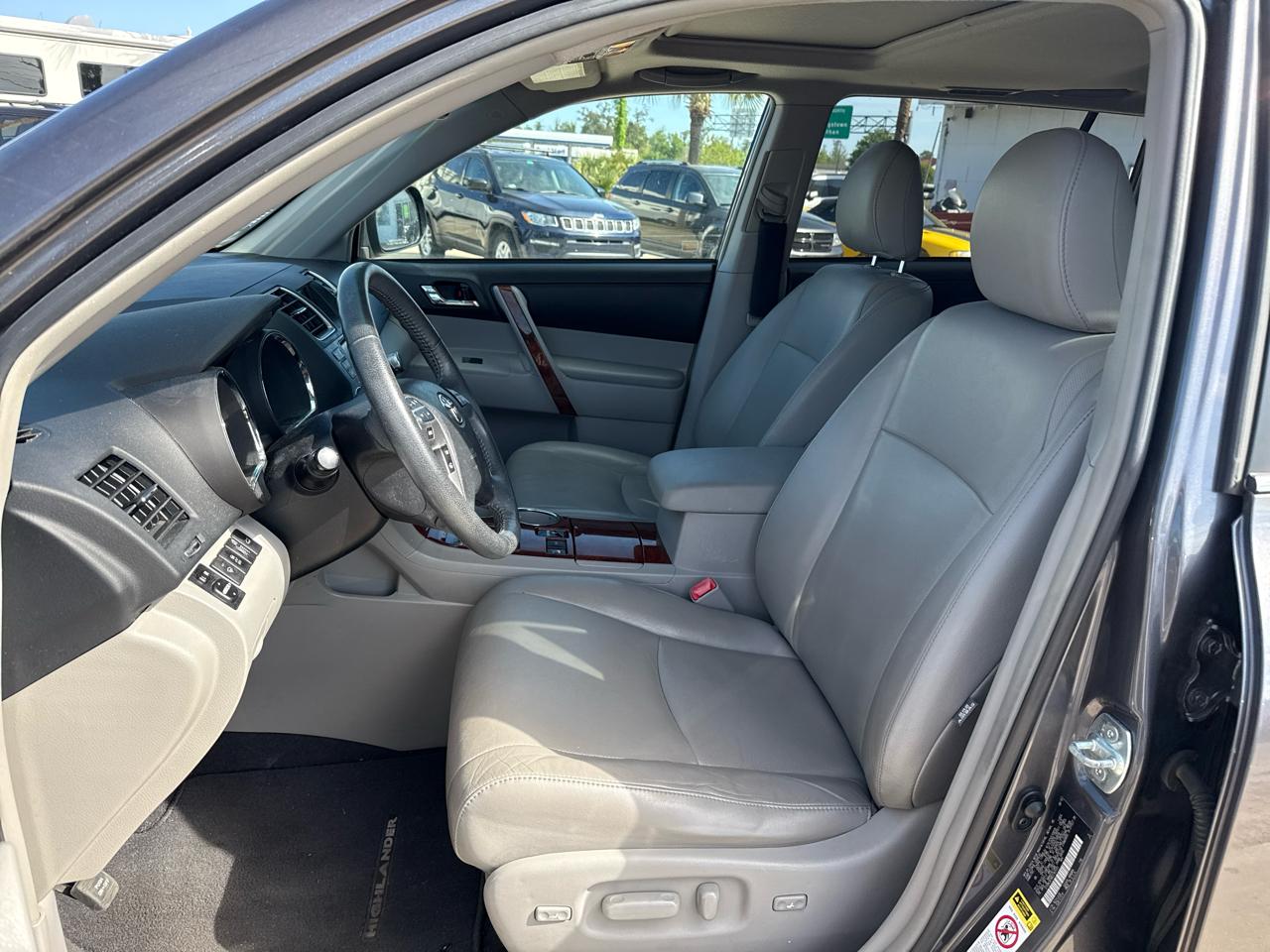 Toyota Highlander 4WD 4dr V6 Limited (Natl) 2012