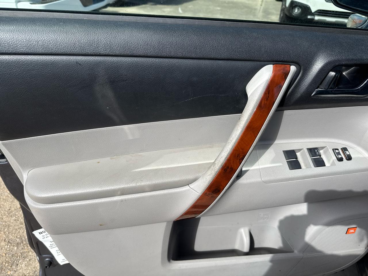 Toyota Highlander 4WD 4dr V6 Limited (Natl) 2012