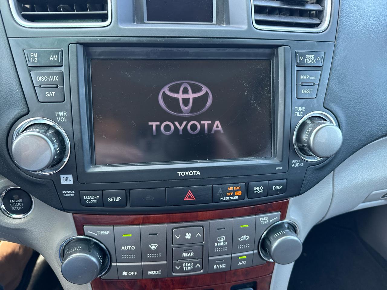 Toyota Highlander 4WD 4dr V6 Limited (Natl) 2012