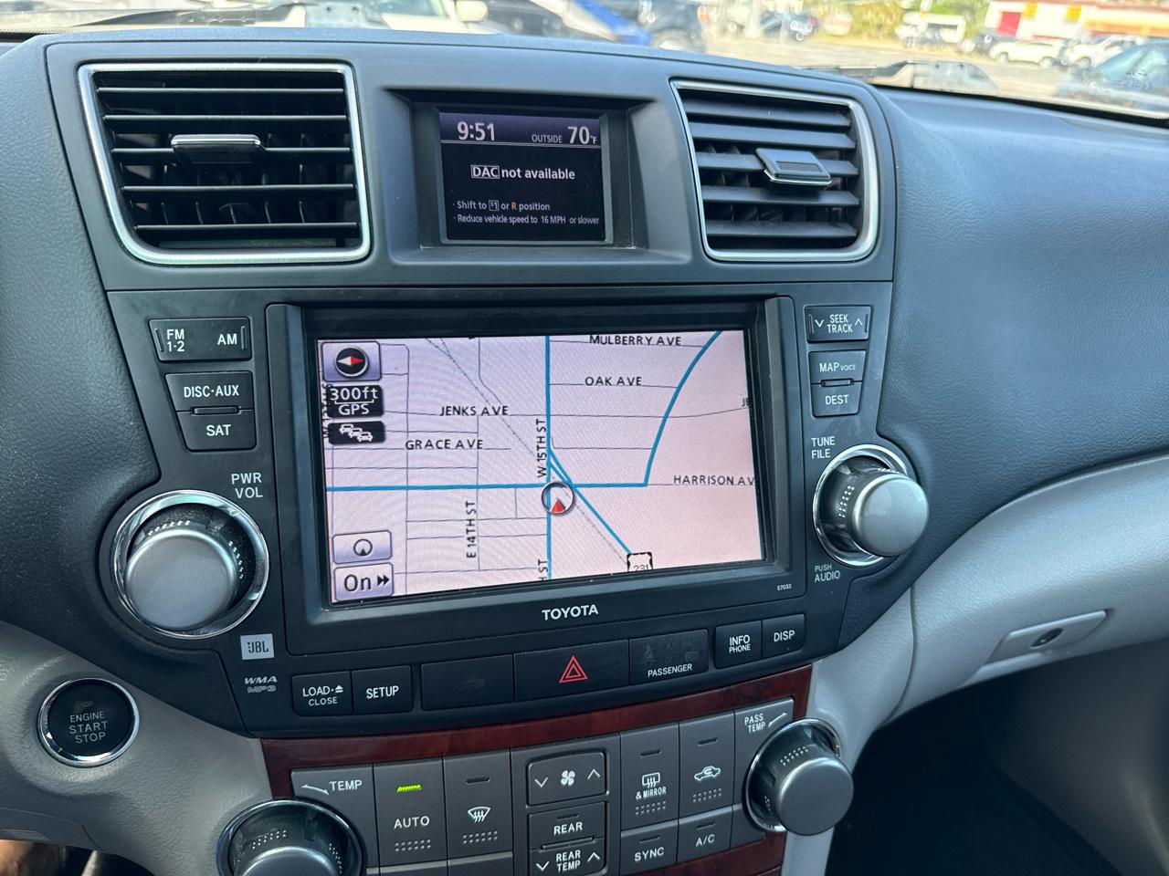 Toyota Highlander 4WD 4dr V6 Limited (Natl) 2012