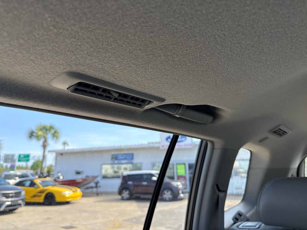 Toyota Highlander 4WD 4dr V6 Limited (Natl) 2012