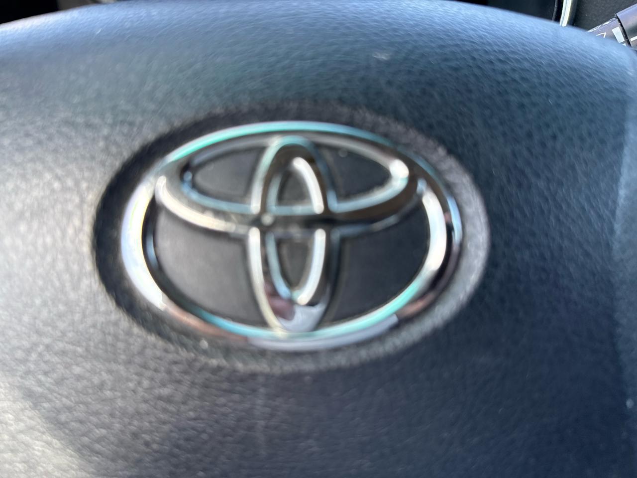 Toyota Highlander 4WD 4dr V6 Limited (Natl) 2012