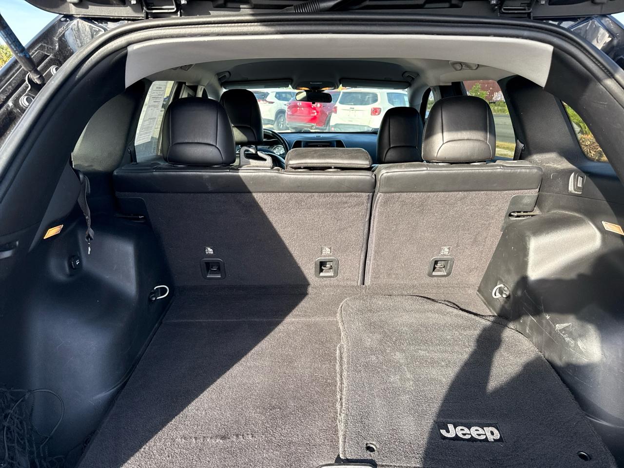 Jeep Cherokee Latitude Plus FWD 2019