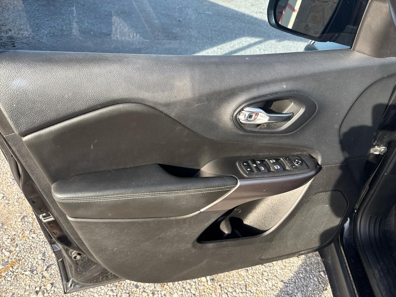 Jeep Cherokee Latitude Plus FWD 2019