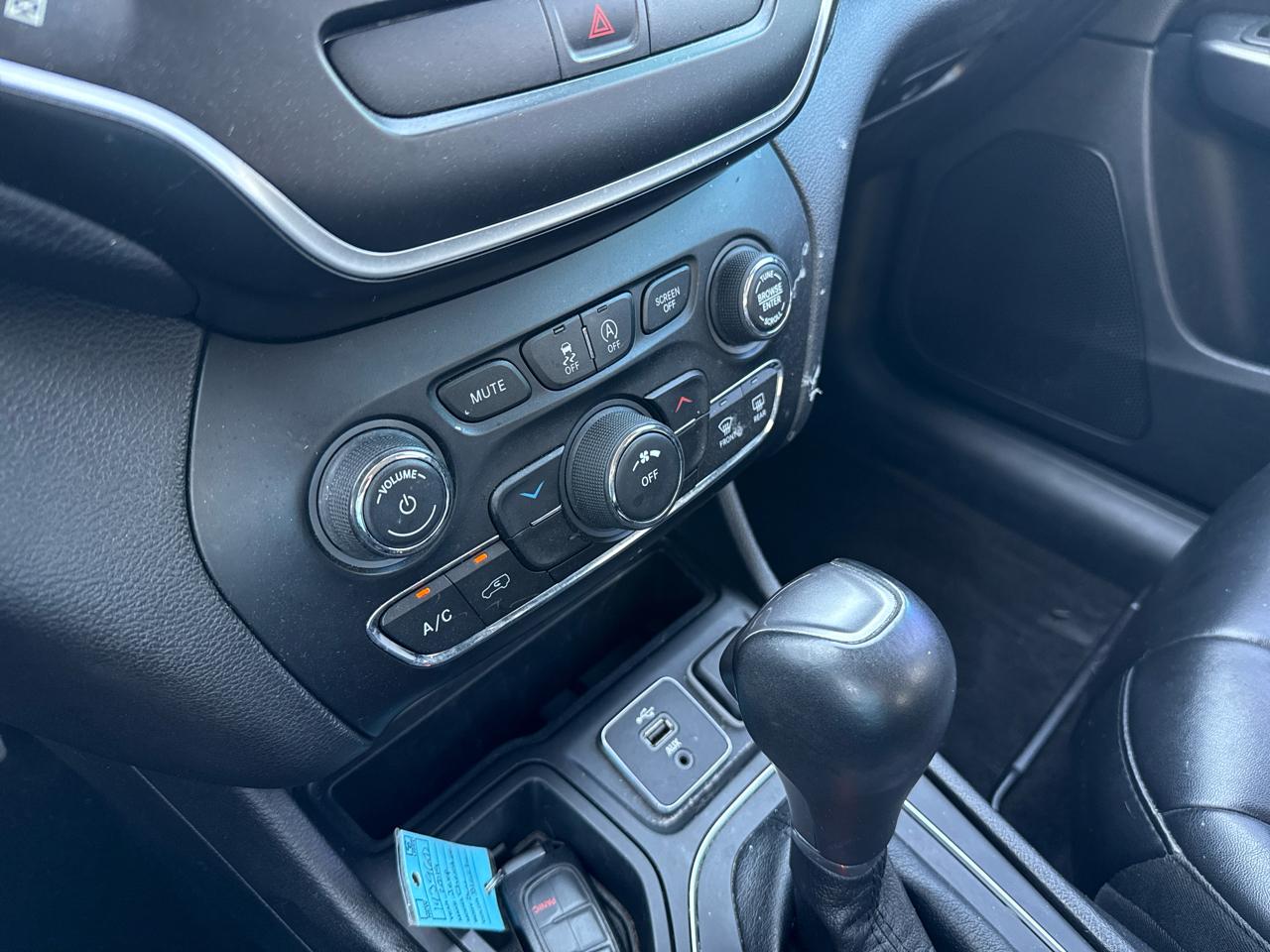 Jeep Cherokee Latitude Plus FWD 2019