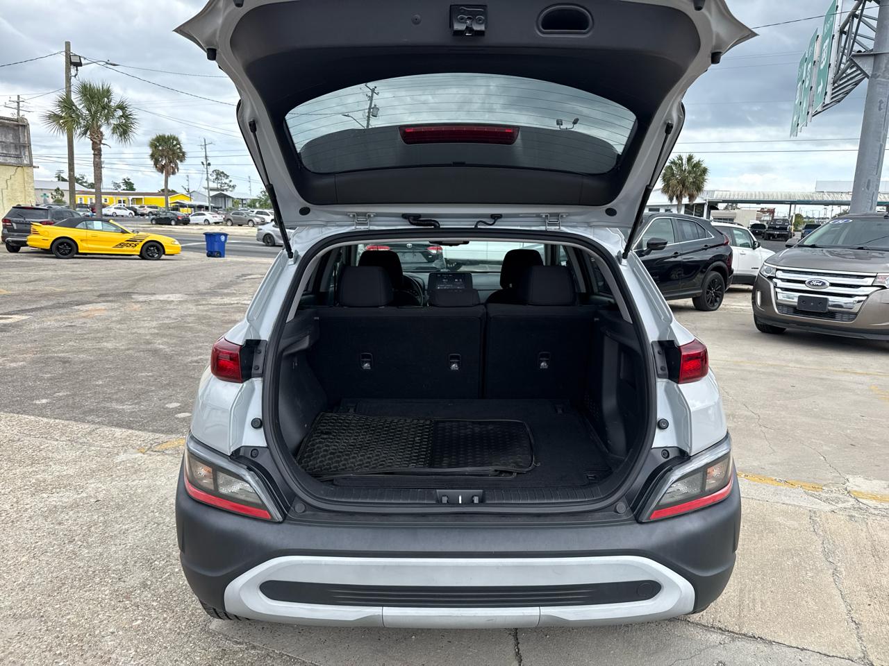 Hyundai Kona SEL Auto FWD 2022