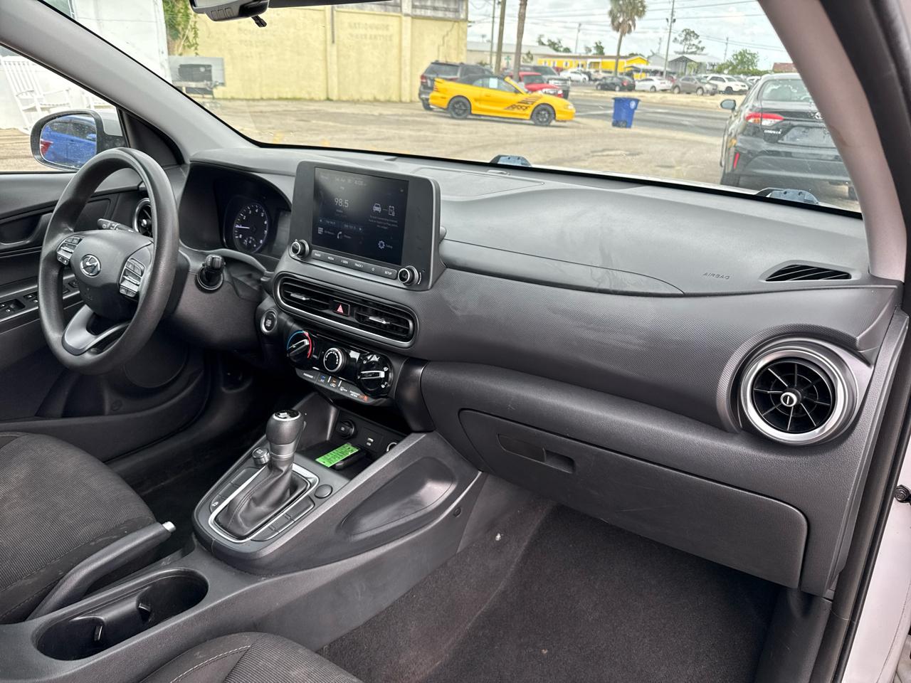 Hyundai Kona SEL Auto FWD 2022