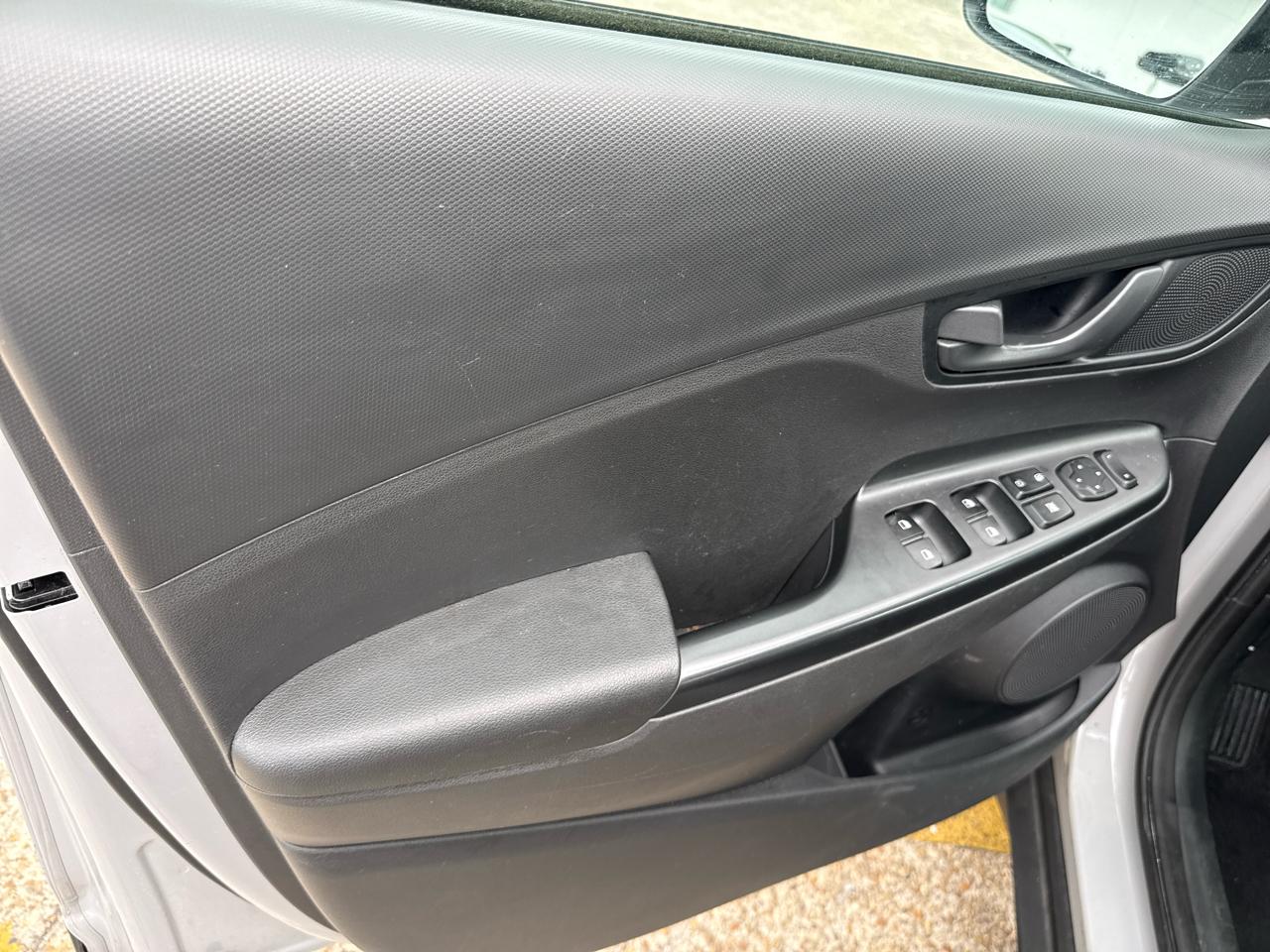 Hyundai Kona SEL Auto FWD 2022