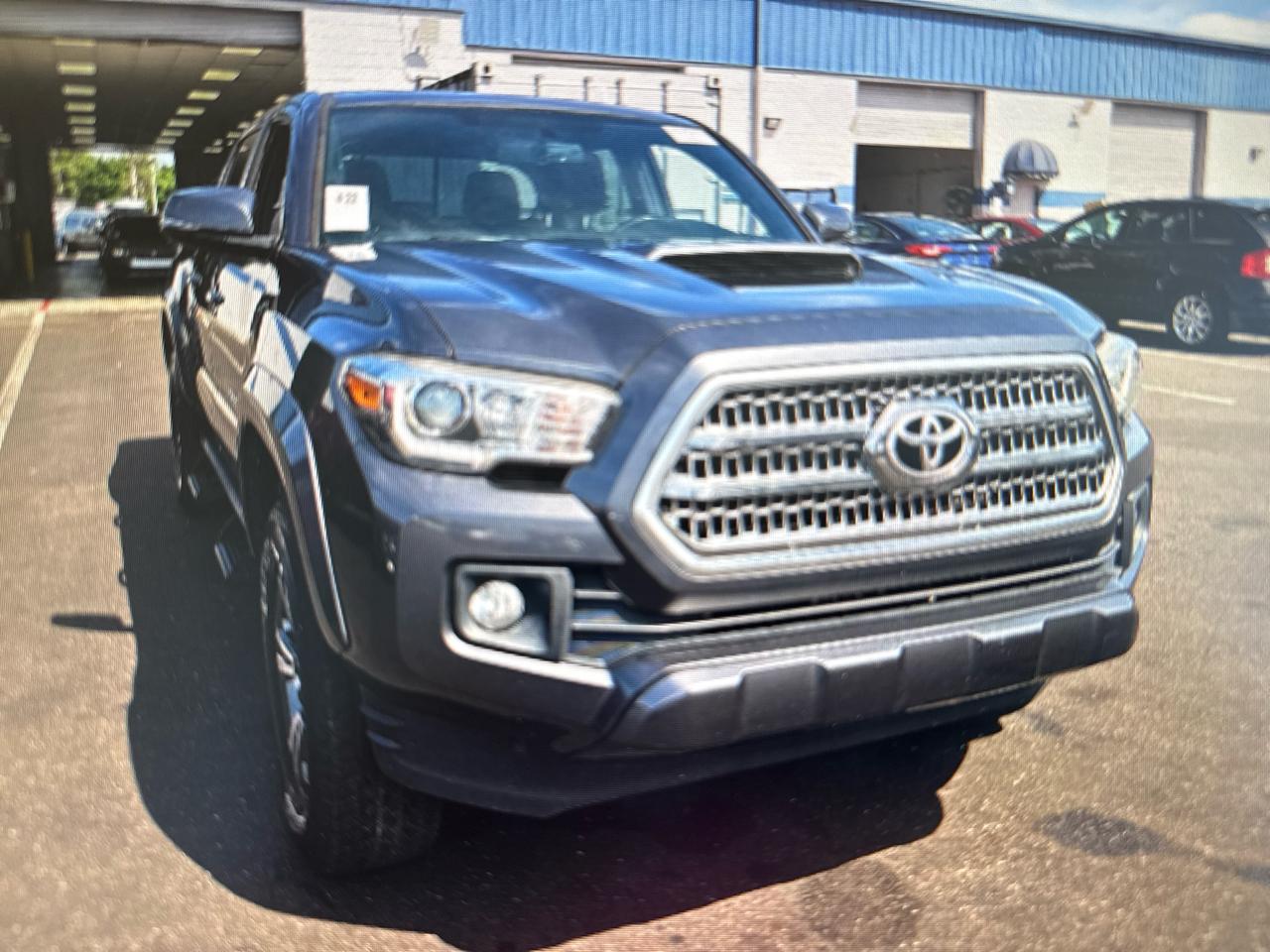 Toyota Tacoma TRD Off Road Double Cab 5' Bed V6 4x4 MT (Natl) 2017