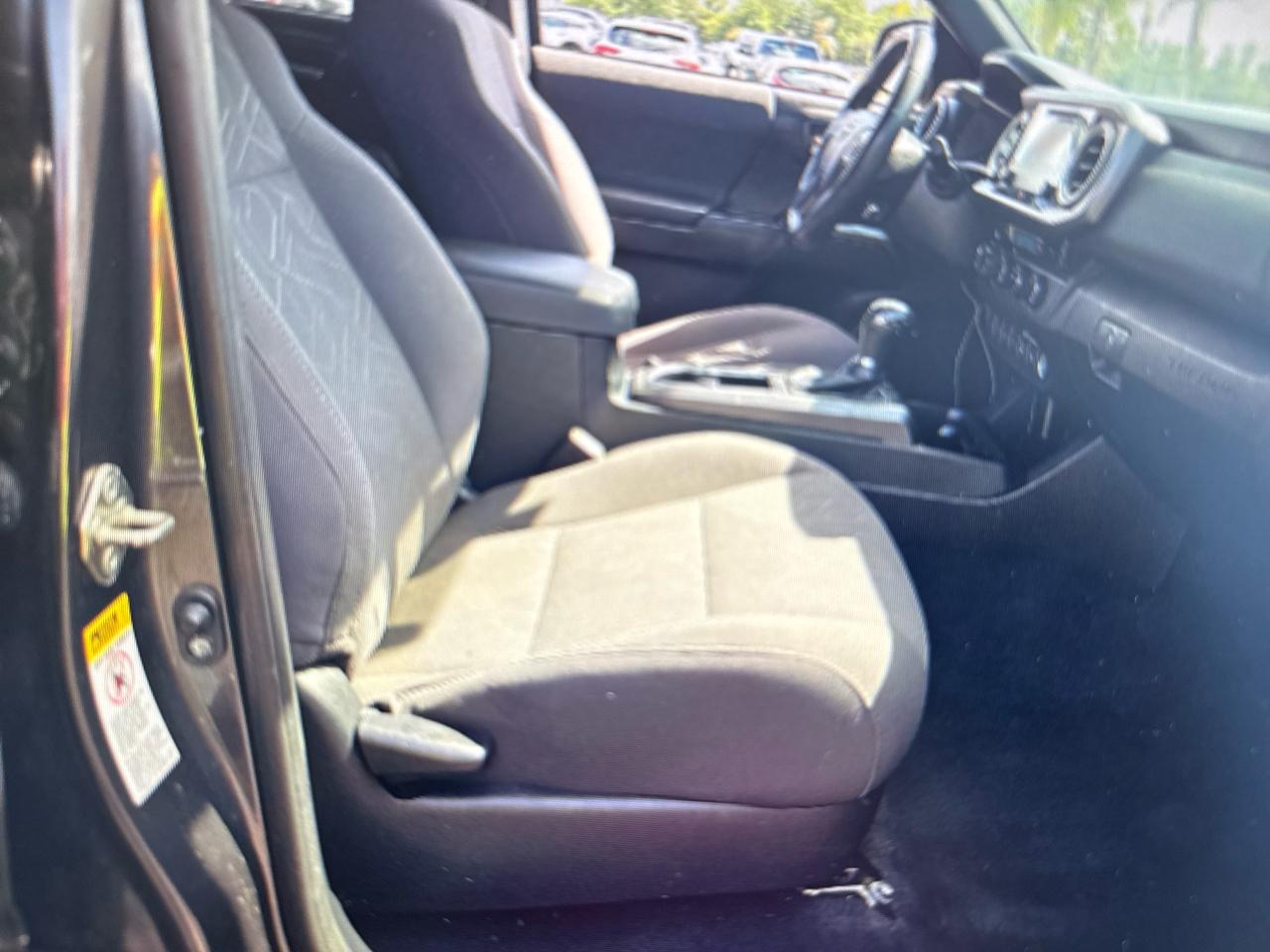 Toyota Tacoma TRD Off Road Double Cab 5' Bed V6 4x4 MT (Natl) 2017