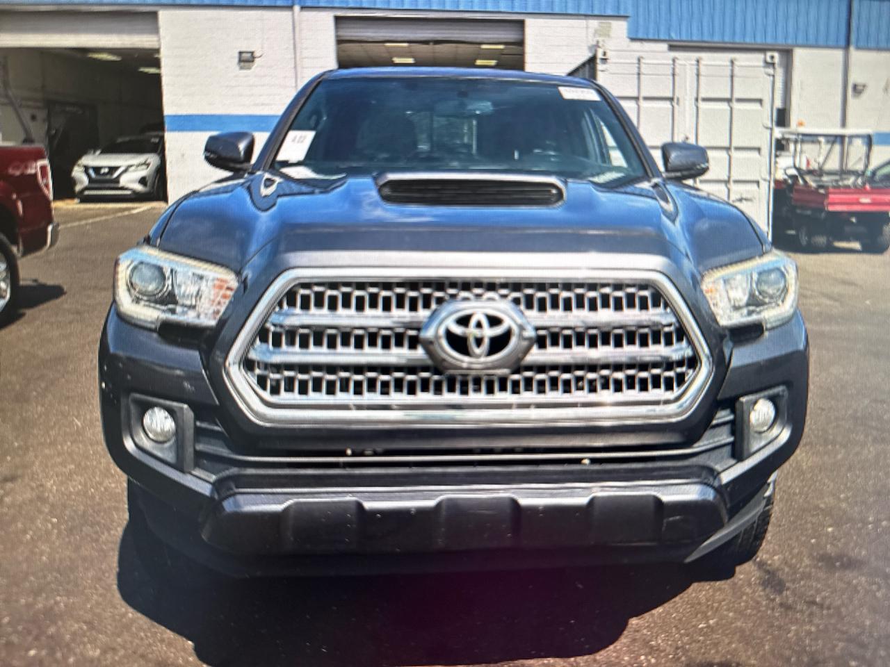 Toyota Tacoma TRD Off Road Double Cab 5' Bed V6 4x4 MT (Natl) 2017