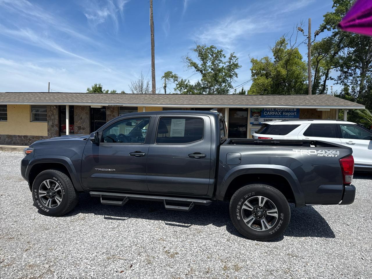 Toyota Tacoma TRD Off Road Double Cab 5' Bed V6 4x4 MT (Natl) 2017