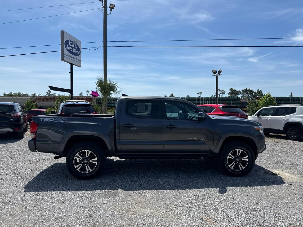 Toyota Tacoma TRD Off Road Double Cab 5' Bed V6 4x4 MT (Natl) 2017