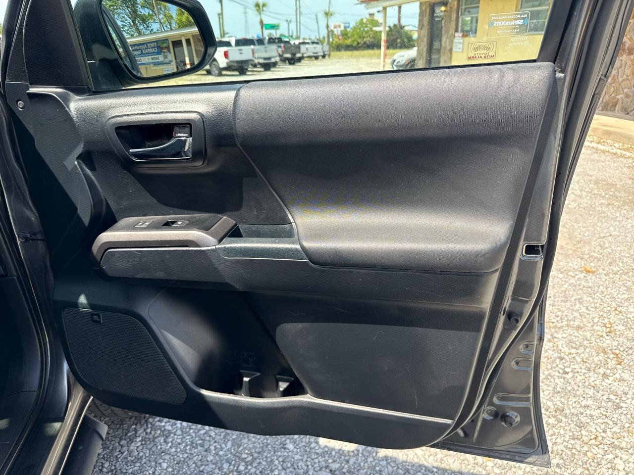 Toyota Tacoma TRD Off Road Double Cab 5' Bed V6 4x4 MT (Natl) 2017