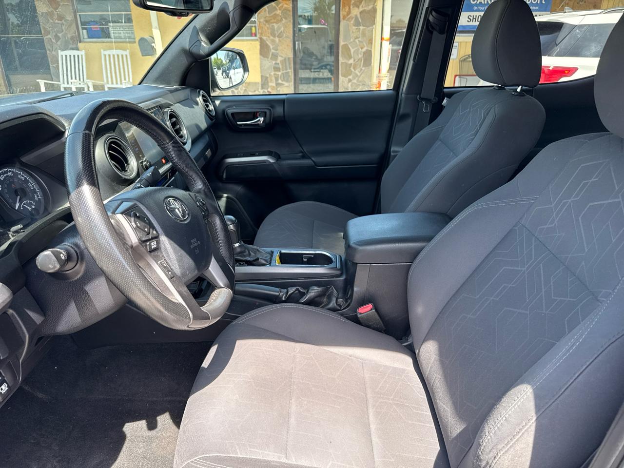 Toyota Tacoma TRD Off Road Double Cab 5' Bed V6 4x4 MT (Natl) 2017