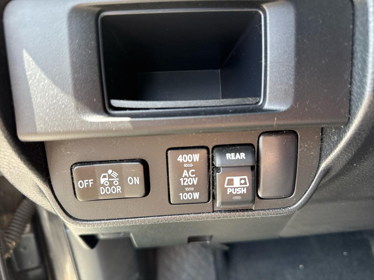 Toyota Tacoma TRD Off Road Double Cab 5' Bed V6 4x4 MT (Natl) 2017
