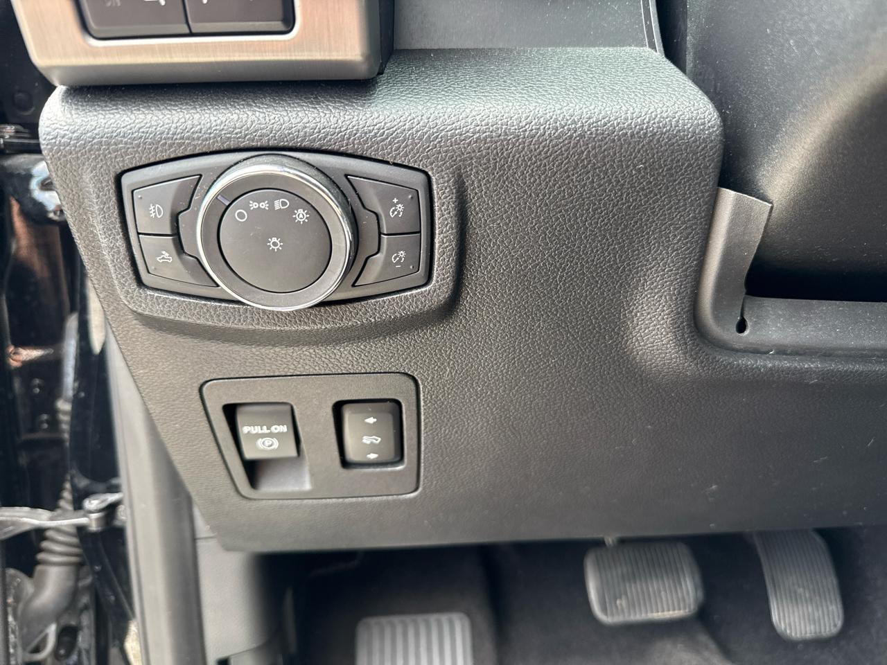 Ford F-150 Platinum 4WD SuperCrew 5.5' Box 2018