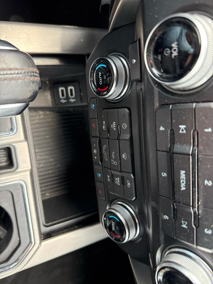 Ford F-150 Platinum 4WD SuperCrew 5.5' Box 2018