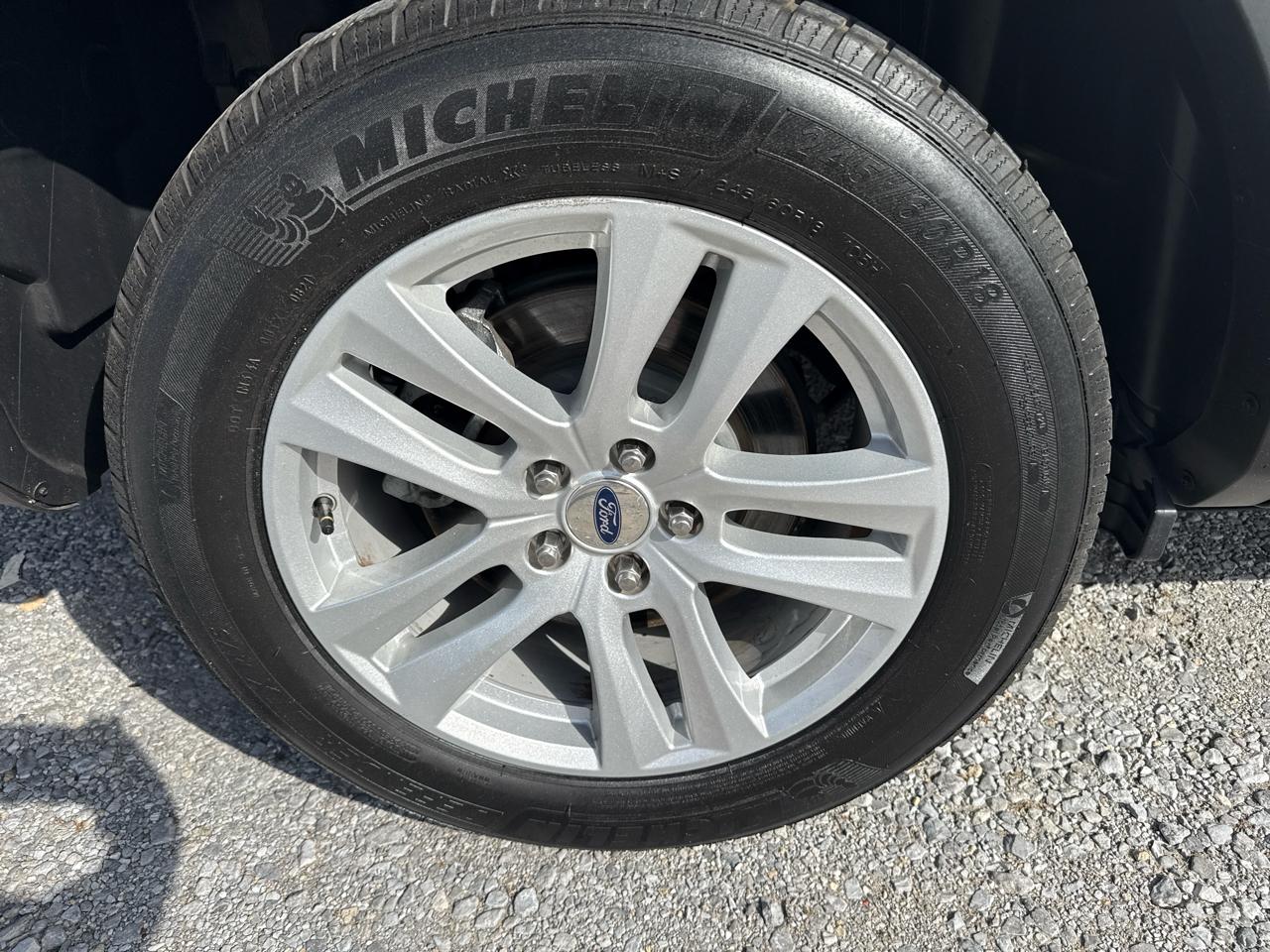 Ford Explorer XLT 4WD 2018