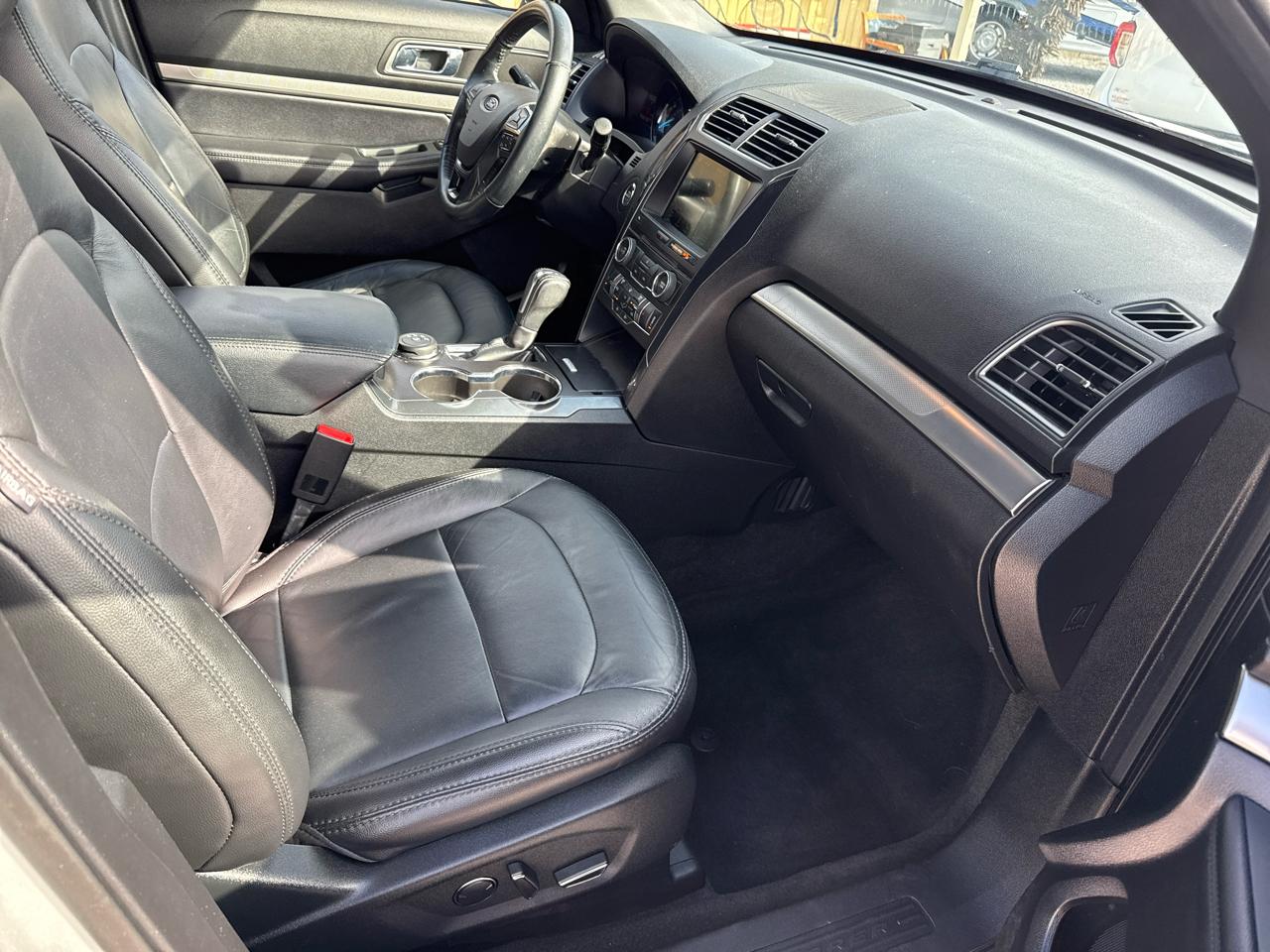 Ford Explorer XLT 4WD 2018