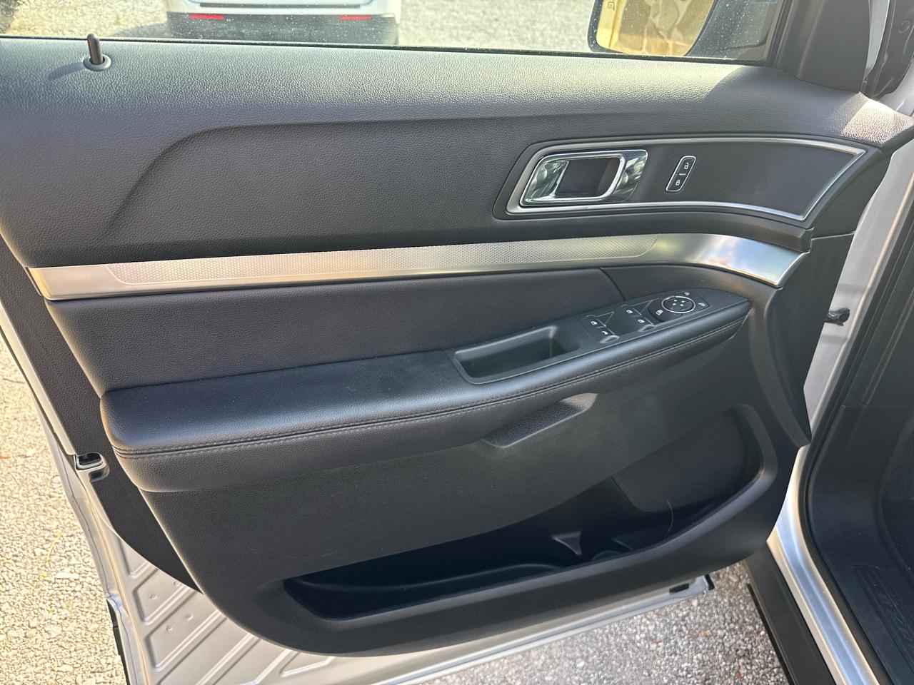 Ford Explorer XLT 4WD 2018