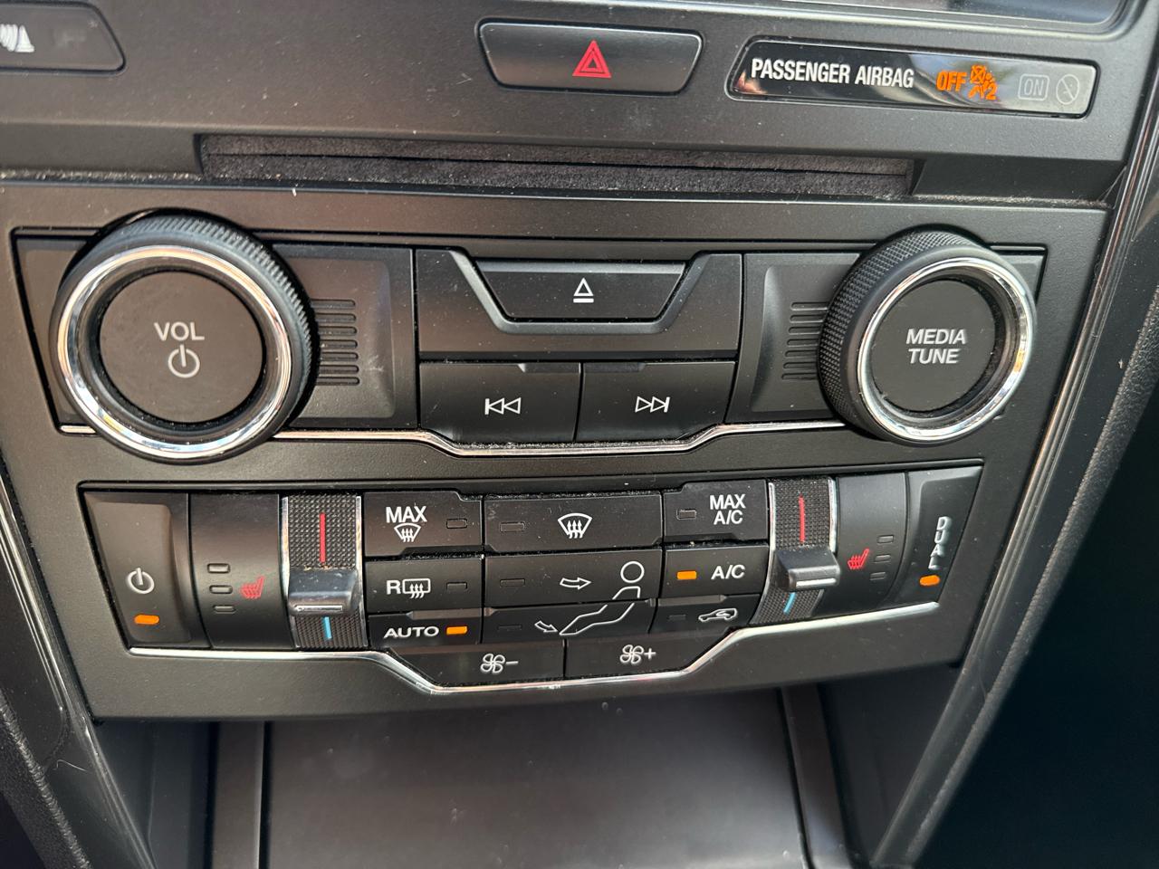 Ford Explorer XLT 4WD 2018