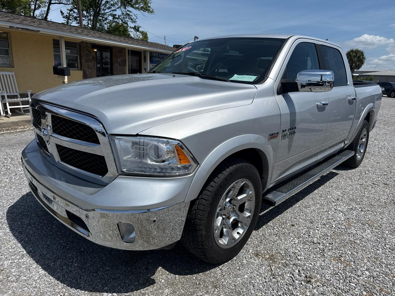 RAM 1500 Laramie 4x4 Crew Cab 5'7" Box 2018