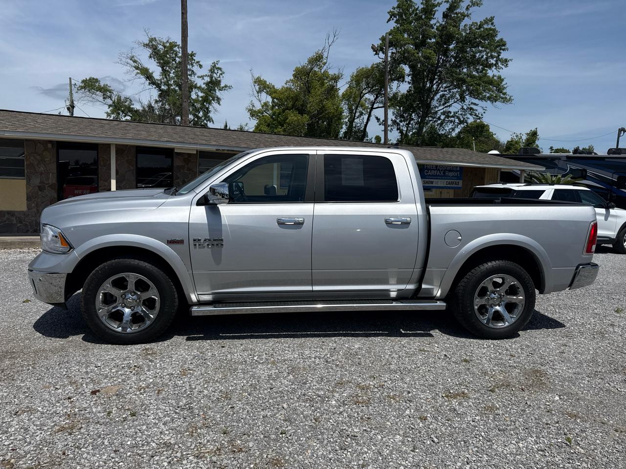 RAM 1500 Laramie 4x4 Crew Cab 5'7" Box 2018