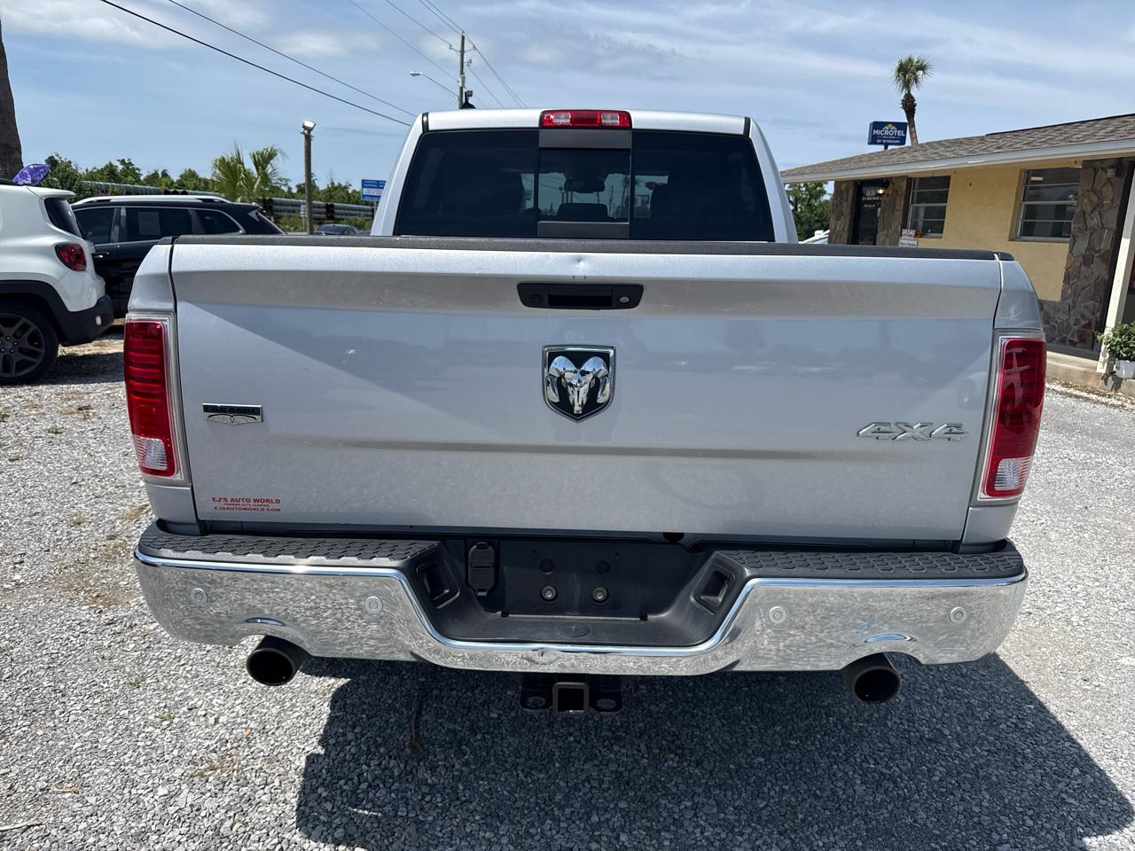 RAM 1500 Laramie 4x4 Crew Cab 5'7" Box 2018