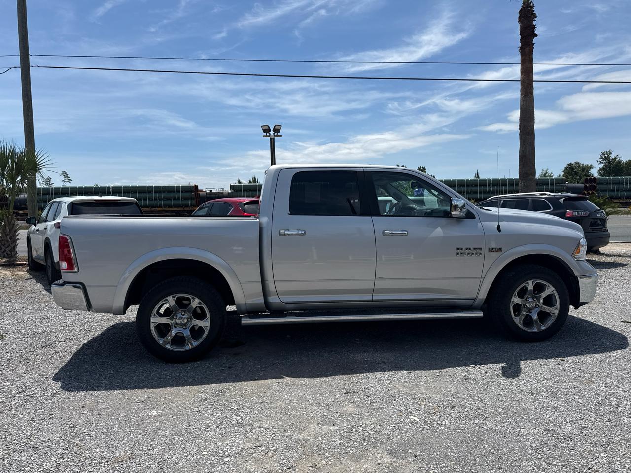 RAM 1500 Laramie 4x4 Crew Cab 5'7" Box 2018