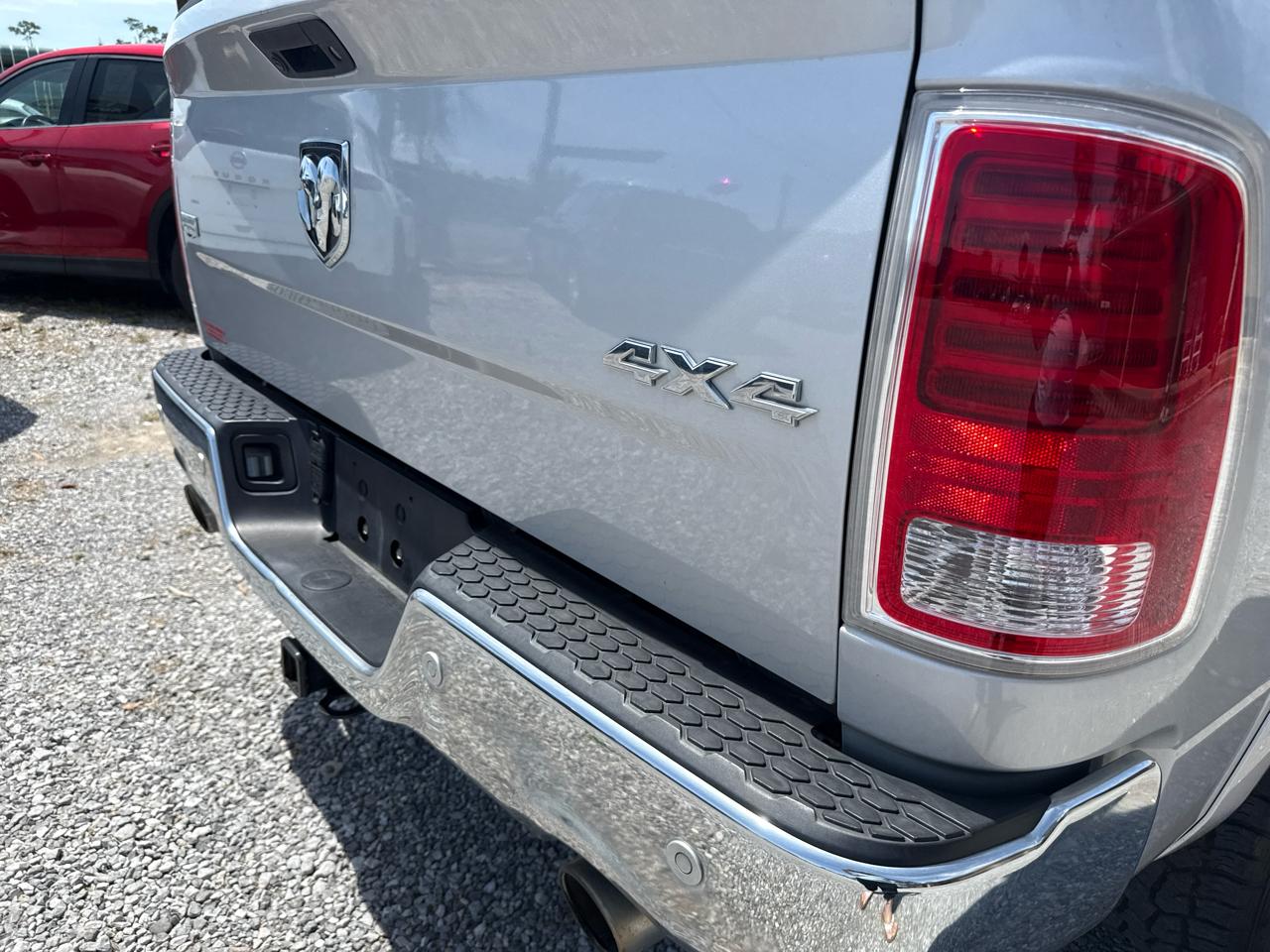 RAM 1500 Laramie 4x4 Crew Cab 5'7" Box 2018