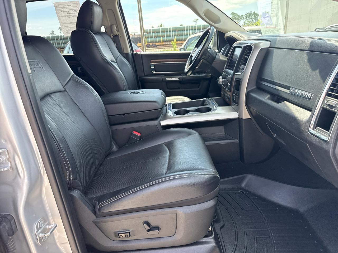 RAM 1500 Laramie 4x4 Crew Cab 5'7" Box 2018