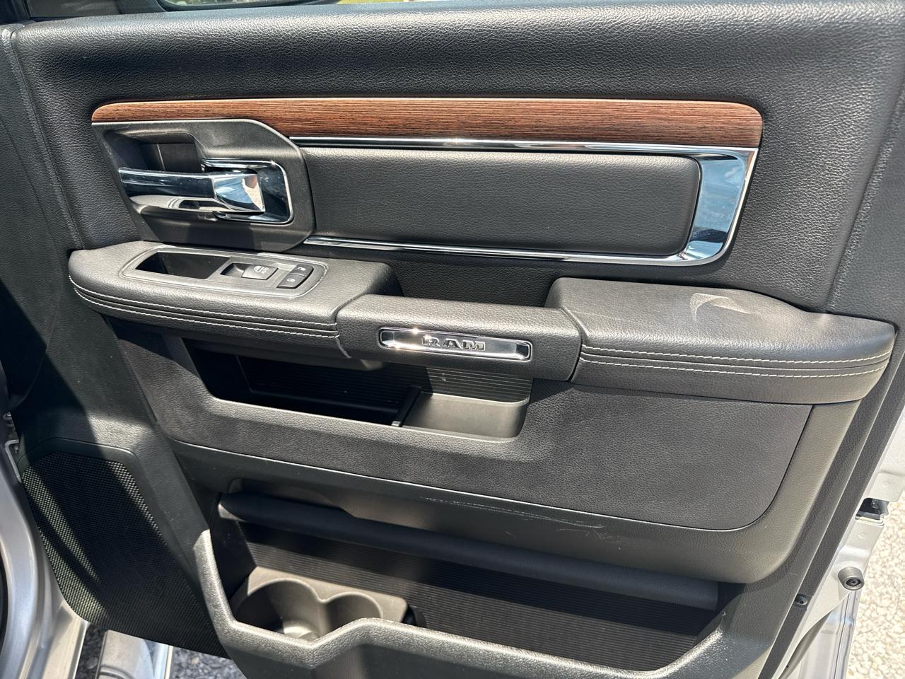 RAM 1500 Laramie 4x4 Crew Cab 5'7" Box 2018